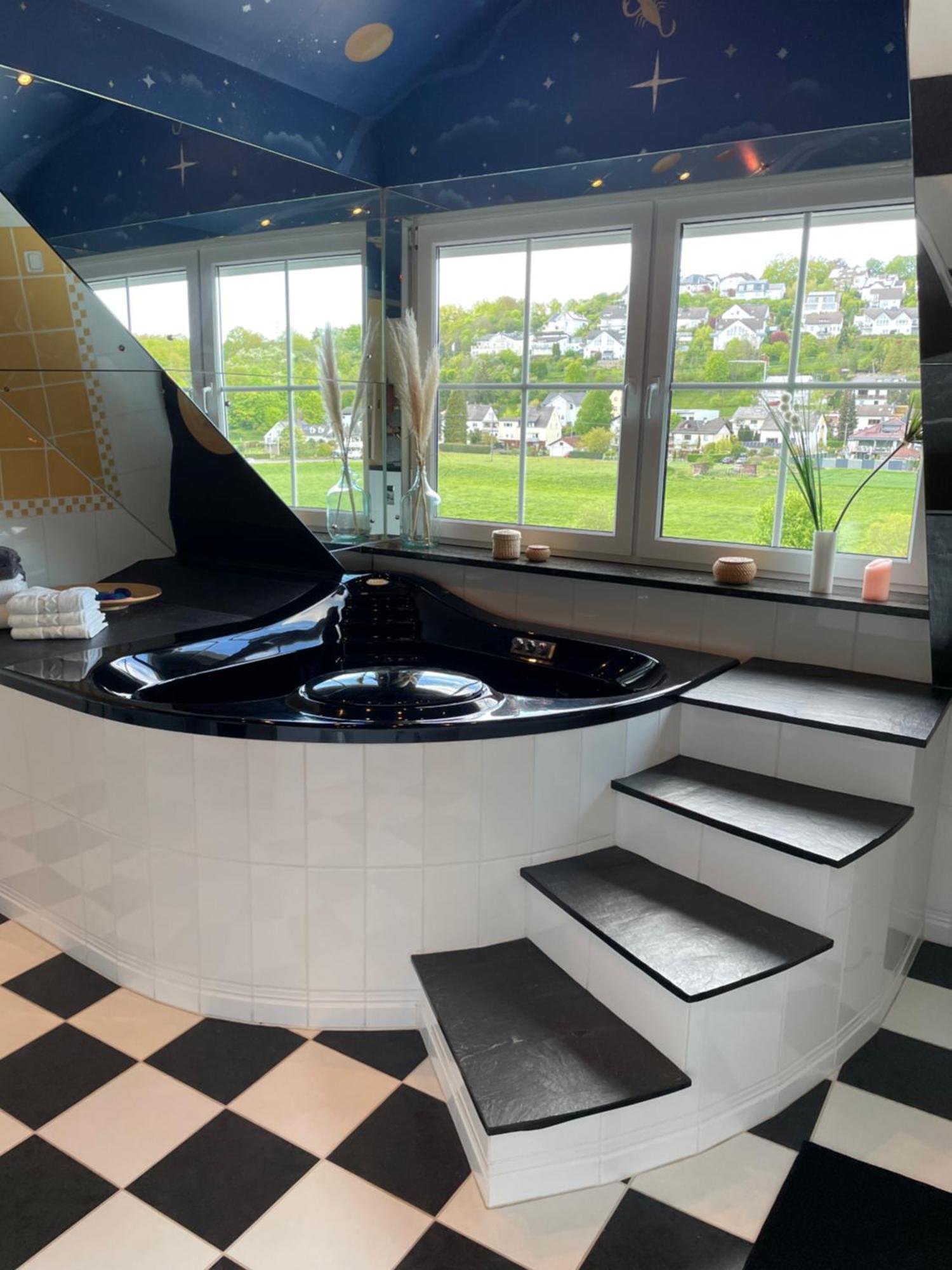 דיאז Ferienwohnung Riverside Resort Idyllisch Direkt An Der Lahn מראה חיצוני תמונה