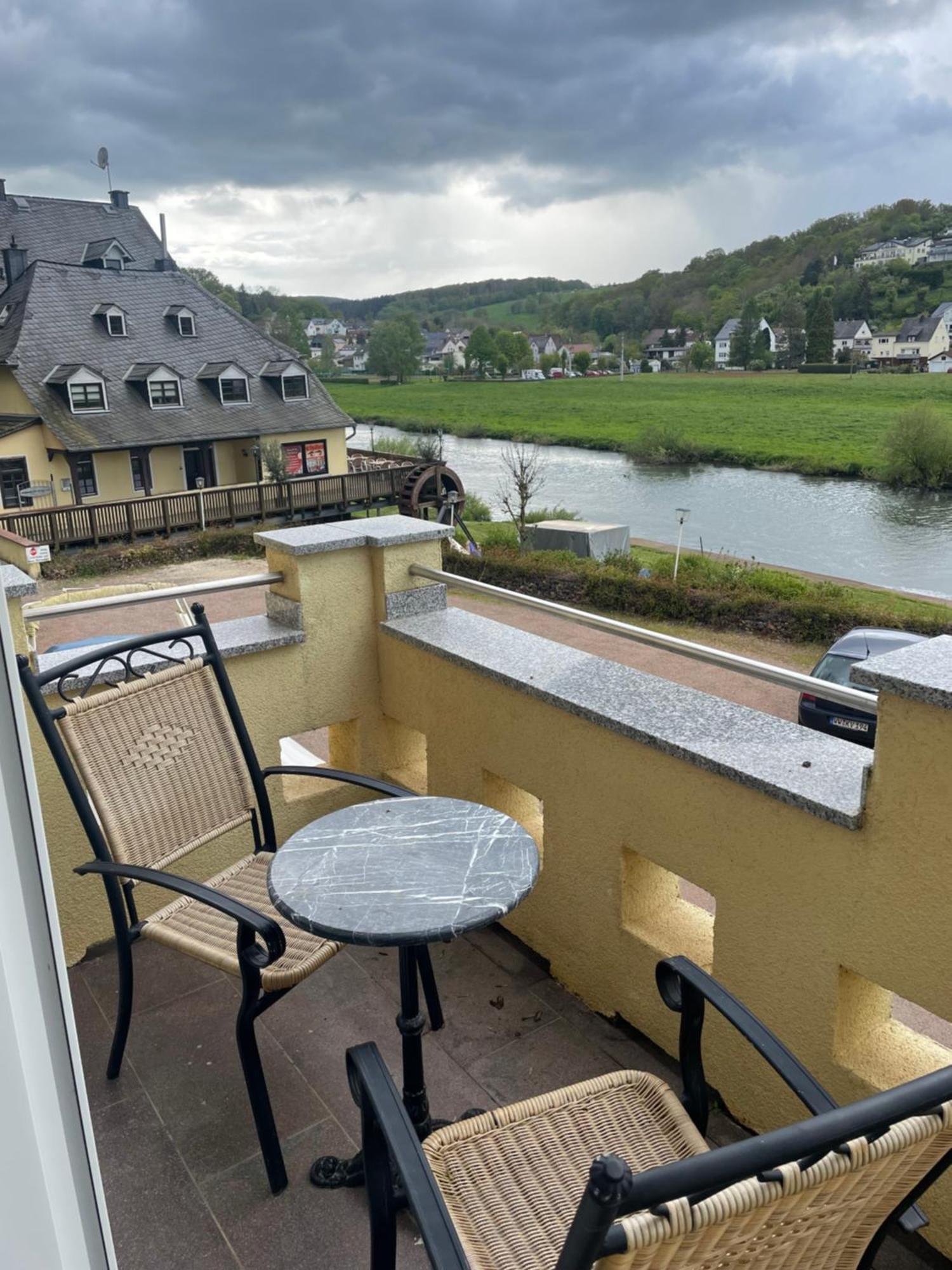 דיאז Ferienwohnung Riverside Resort Idyllisch Direkt An Der Lahn מראה חיצוני תמונה